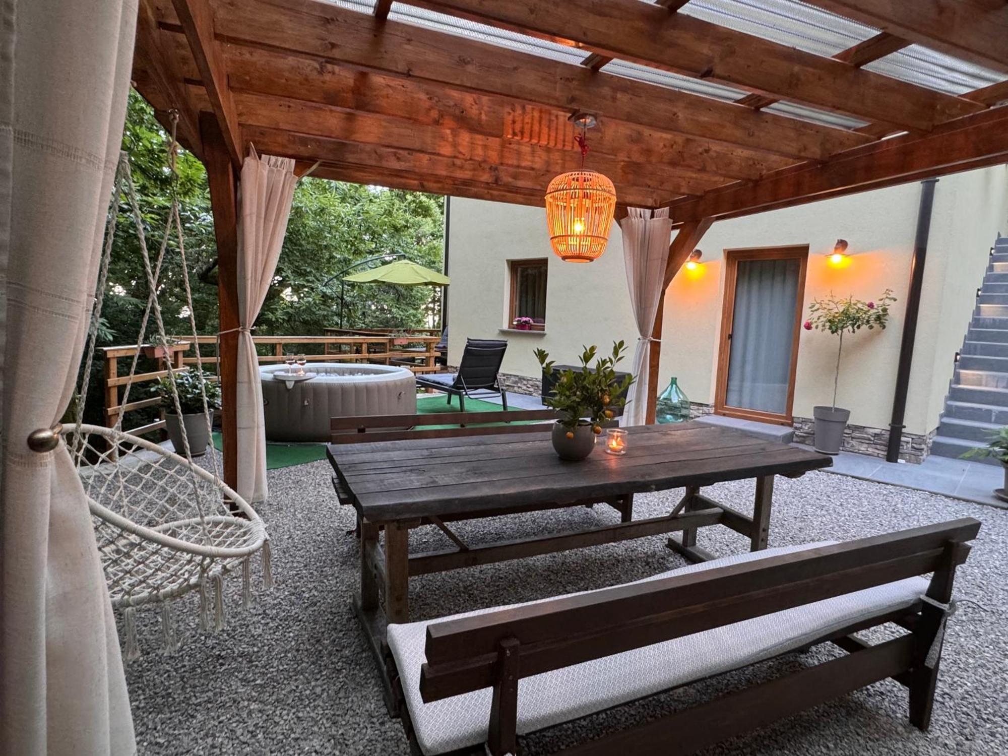 With A Terrace Forest Lullula Apartma